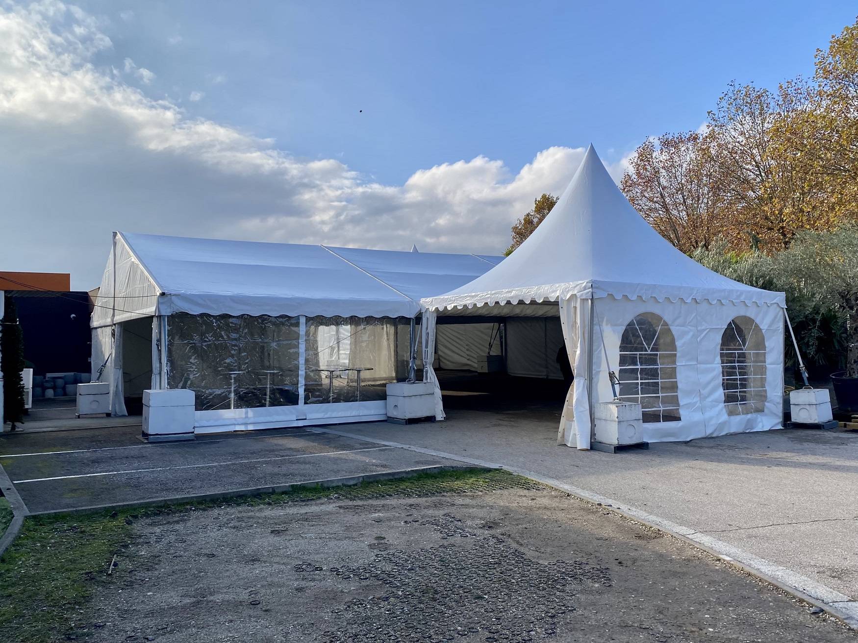 Location de chapiteaux et tentes de réceptions à Villefranche-sur-Saône au nord de Lyon