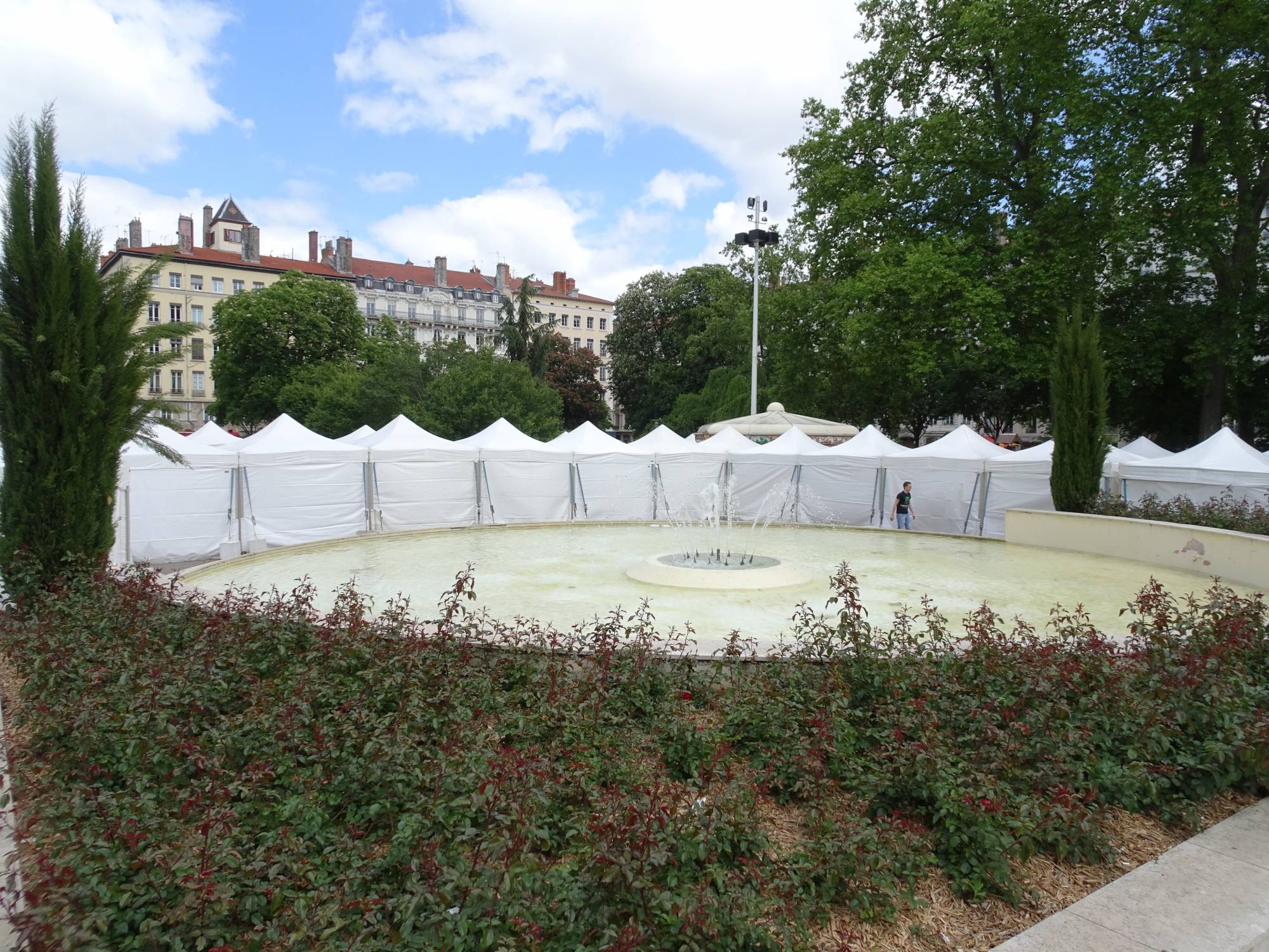 Location de tentes pour village événementiel à Lyon